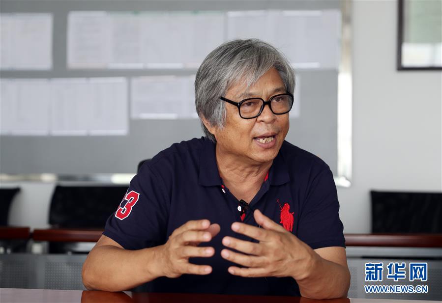 (圖文互動(dòng))(5)難忘:第一枚金屬國徽的金色記憶