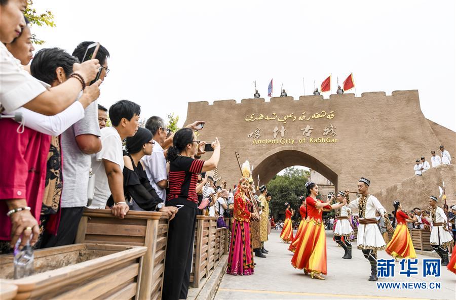 （決戰(zhàn)決勝扶貧攻堅&middot;圖文互動）（6）凝心聚力奔小康&mdash;&mdash;新疆南疆四地州脫貧攻堅成就綜述