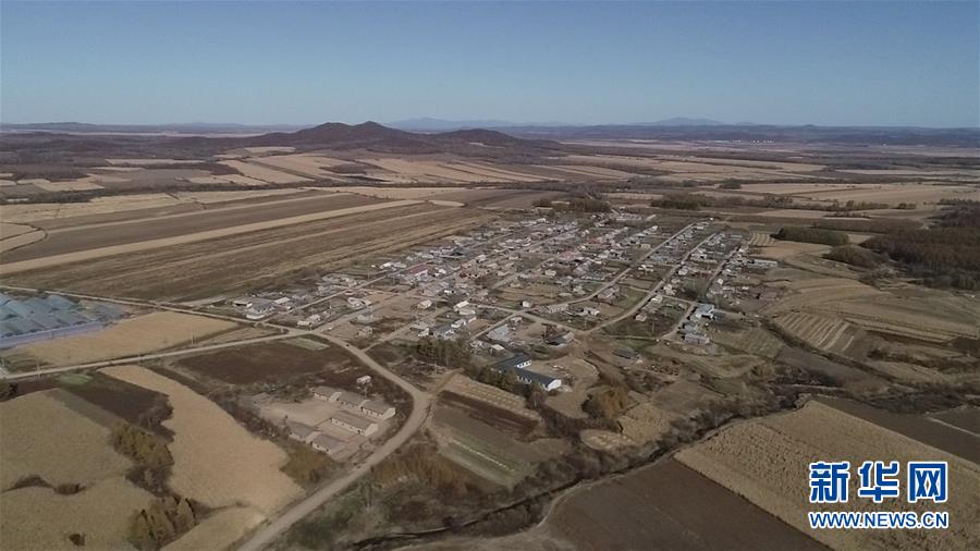 (在習(xí)近平新時(shí)代中國特色社會(huì)主義思想指引下——新時(shí)代新作為新篇章·總書記關(guān)心的百姓身邊事·圖文互動(dòng))(1)一個(gè)貧困山村的振興新動(dòng)能——小故事里的大情懷之五