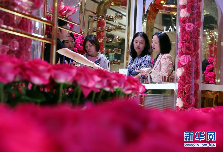 （新華全媒頭條&middot;圖文互動(dòng)）（19）秋天里的樂章&mdash;&mdash;第二屆中國(guó)國(guó)際進(jìn)口博覽會(huì)巡禮