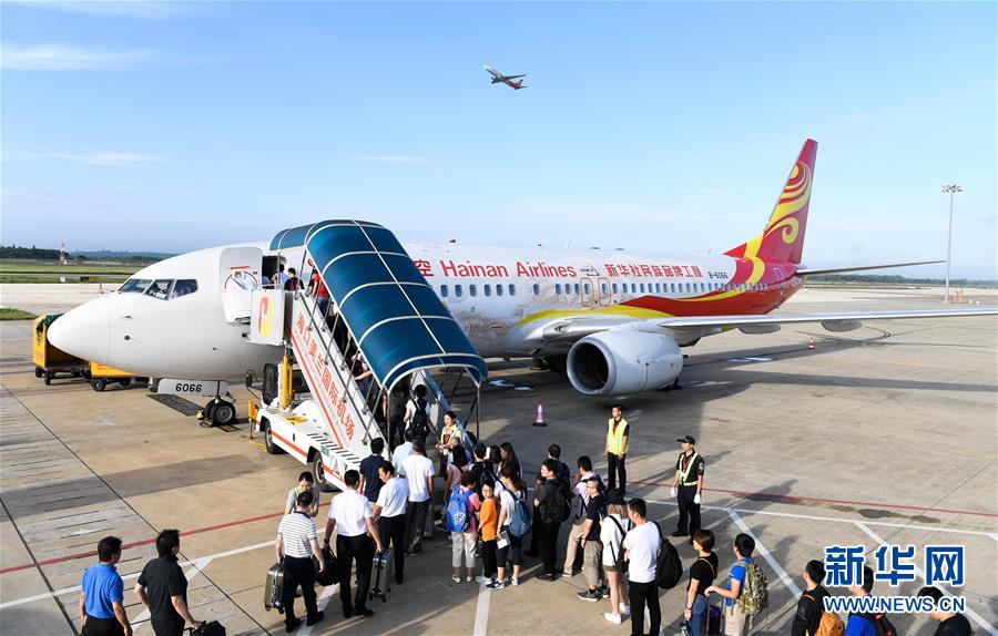 (在習(xí)近平新時代中國特色社會主義思想指引下——新時代新作為新篇章·總書記關(guān)切開放事·圖文互動)(1)開放的故事講不完——海南開放再“提速”