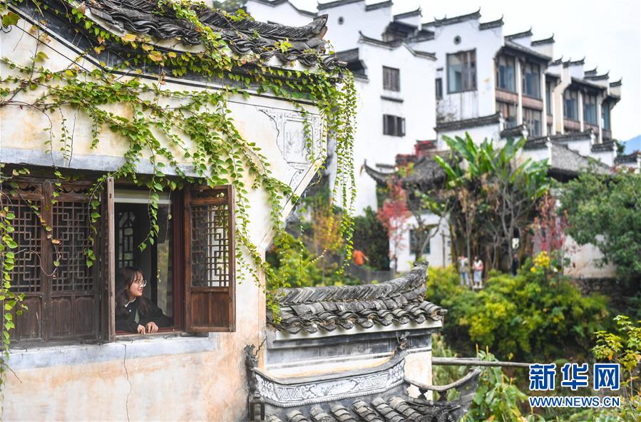 （圖文互動(dòng)）（2）鄉(xiāng)村攝影師、鄉(xiāng)村&ldquo;模特&rdquo;、民宿店主&mdash;&mdash;鄉(xiāng)村旅游推動(dòng)婺源農(nóng)民生活方式發(fā)生新變化