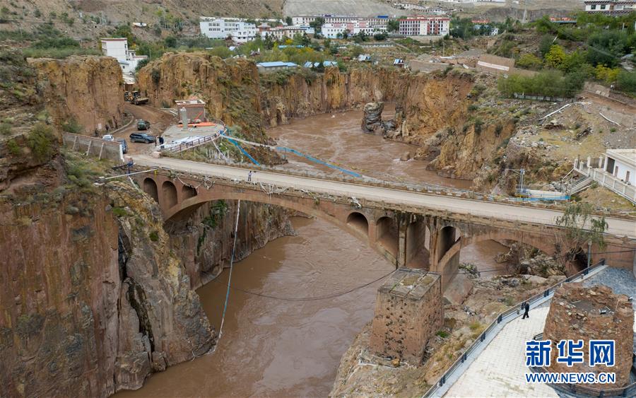 （新華全媒頭條&middot;圖文互動）（6）格?；ㄩ_滿天路&mdash;&mdash;寫在川藏公路通車65周年之際