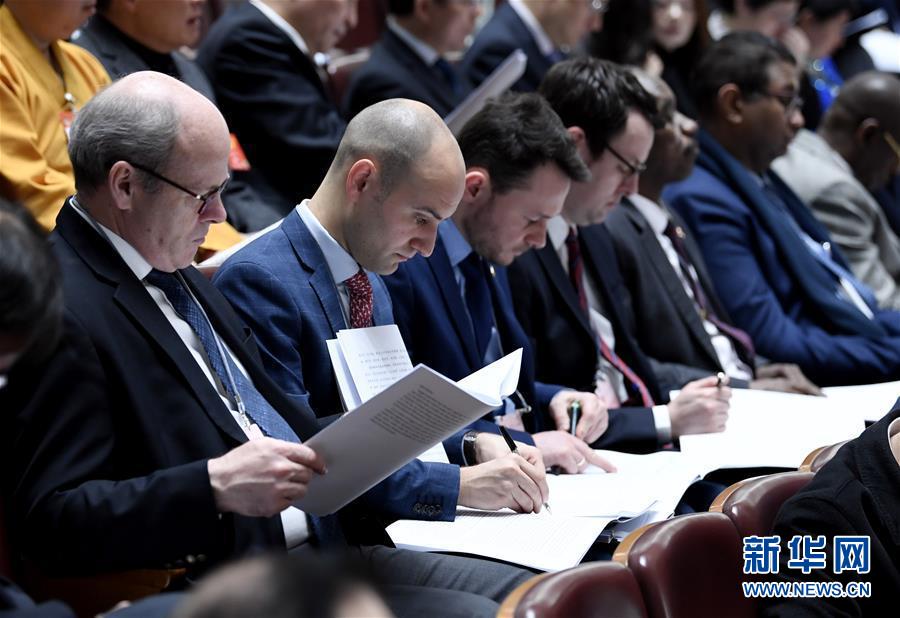 （兩會(huì)&middot;人大開(kāi)幕&middot;XHDW）（14）十三屆全國(guó)人大二次會(huì)議在京開(kāi)幕