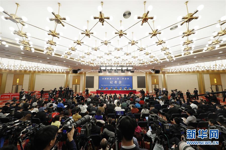 （兩會(huì)&middot;XHDW）（9）政協(xié)委員談優(yōu)化營商環(huán)境、促進(jìn)民營經(jīng)濟(jì)高質(zhì)量發(fā)展