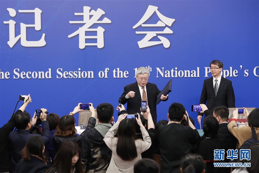 （兩會）（5）國務院扶貧辦主任劉永富就&ldquo;攻堅克難&mdash;&mdash;堅決打贏脫貧攻堅戰(zhàn)&rdquo;答記者問