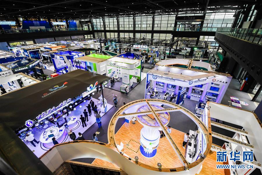 （新華全媒頭條&middot;圖文互動(dòng)）（6）勇立潮頭御風(fēng)行&mdash;&mdash;以習(xí)近平同志為核心的黨中央2019年治國(guó)理政評(píng)述