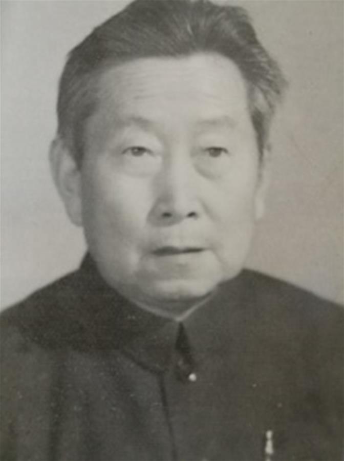 （為了民族復(fù)興&middot;英雄烈士譜&middot;圖文互動(dòng)）鄧國(guó)忠：能扛槍桿子、擅拿筆桿子的公安烈士