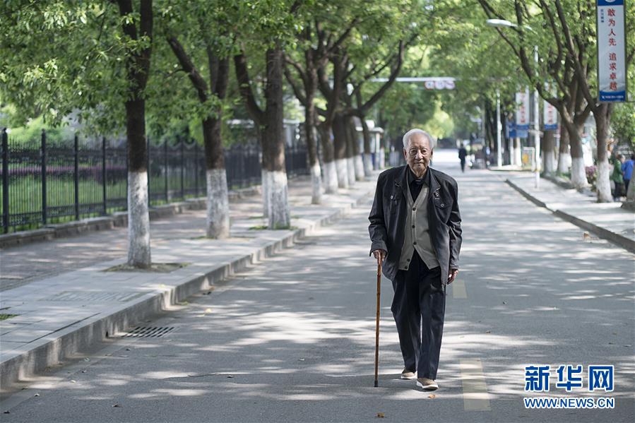 （今日關(guān)注&middot;科技獎勵大會&middot;圖文互動）（4）此生屬于祖國，此生無怨無悔&mdash;&mdash;隱身30年的中國核潛艇先驅(qū)黃旭華