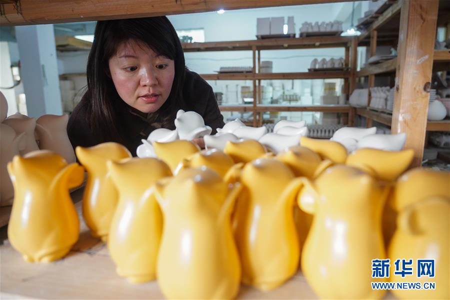 （新春走基層&middot;圖文互動(dòng)）（5）瓷鼠鬧新春