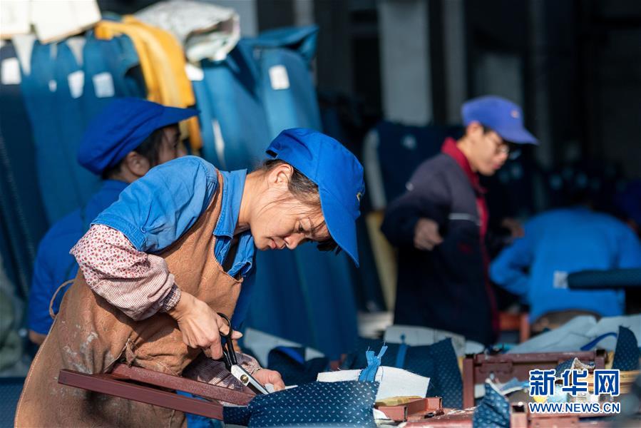 （新春走基層&middot;圖文互動(dòng)）（3）聾啞姐妹的無(wú)聲春運(yùn)