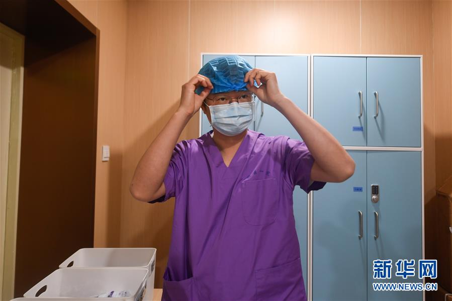 （聚焦疫情防控&middot;圖文互動(dòng)）（2）無法握手，但始終并肩