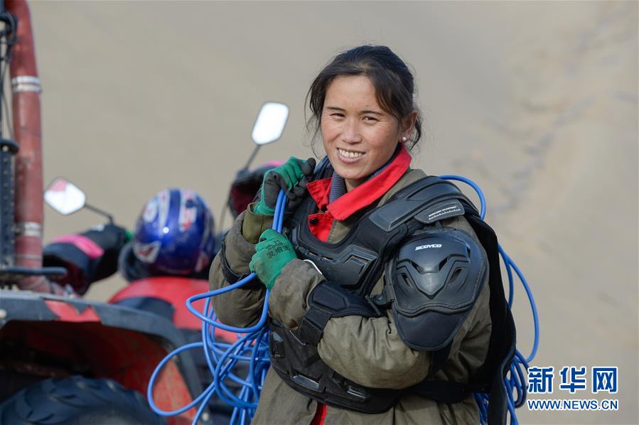 （新春走基層&middot;圖文互動(dòng)）（8）寒冬里，&ldquo;沙漠玫瑰&rdquo;猶自綻放