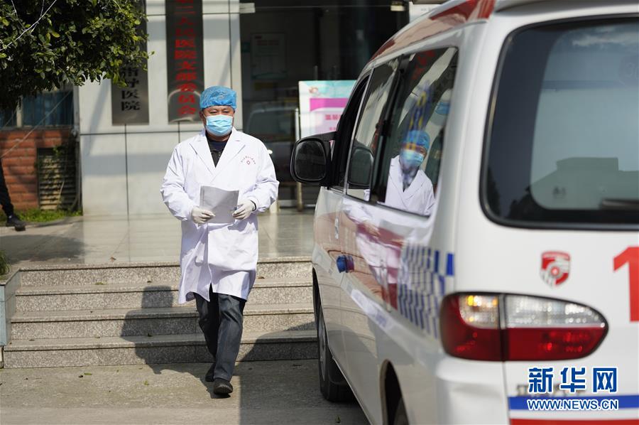 (聚焦疫情防控·圖文互動)(1)一對抗疫夫妻的“一線連軸轉(zhuǎn)”