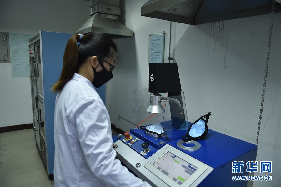 （聚焦疫情防控&middot;圖文互動）（4）和時間賽跑&mdash;&mdash;山西防疫緊缺物資生產(chǎn)一線見聞