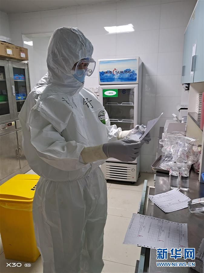 （新華全媒頭條&middot;圖文互動）（7）戰(zhàn)紅區(qū)！&mdash;&mdash;發(fā)生在武漢抗疫隔離病房內的故事