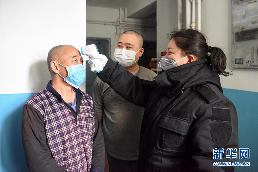 （聚焦疫情防控&middot;圖文互動(dòng)）（4）&ldquo;我們多跑跑，居民更安全&rdquo;&mdash;&mdash;直擊新疆基層社區(qū)疫情防控