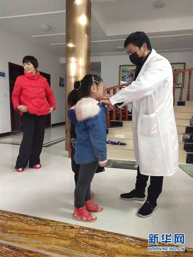 （聚焦疫情防控&middot;圖文互動(dòng)）（3）從武漢返鄉(xiāng)的一家人：&ldquo;鄰里情割不斷，自行隔離是義務(wù)&rdquo;