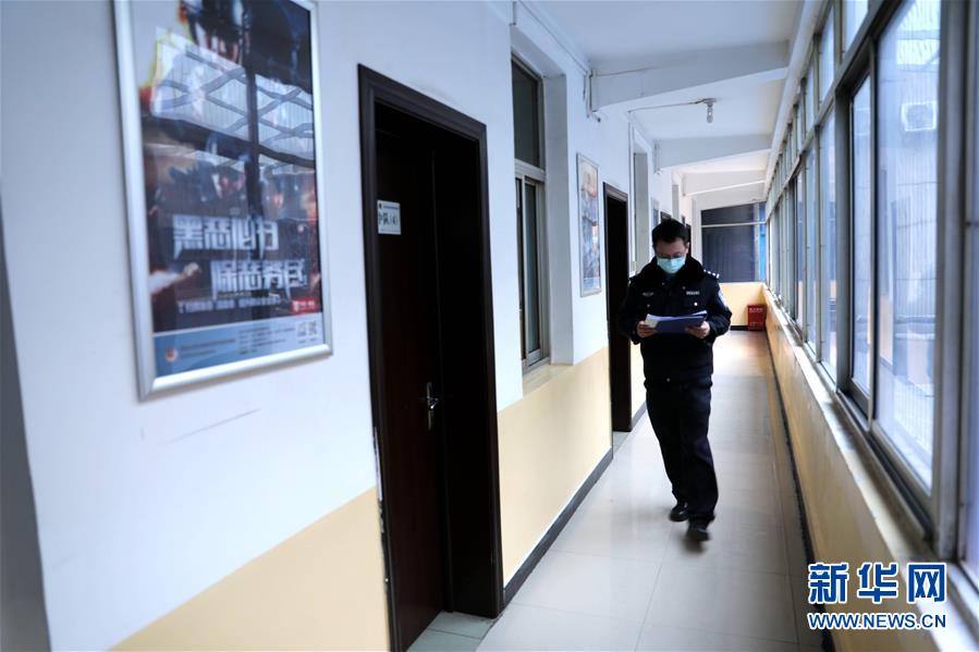 （聚焦疫情防控&middot;圖文互動(dòng)）（1）&ldquo;戰(zhàn)疫&rdquo;時(shí)期&ldquo;雙一線&rdquo;夫妻的愛(ài)情：一手平安 一手健康