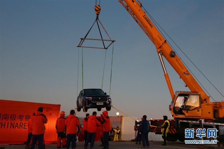 （&ldquo;雪龍&rdquo;探南極&middot;圖文互動(dòng)）（6）&ldquo;雪龍2&rdquo;號(hào)開始南極長城站首次卸貨