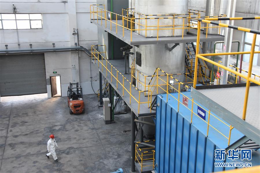 （聚焦疫情防控&middot;圖文互動(dòng)）（6）另類(lèi)&ldquo;白衣戰(zhàn)士&rdquo;：堅(jiān)守醫(yī)療廢物處置第一線