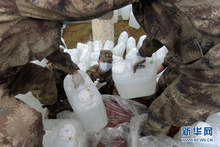 （聚焦疫情防控&middot;圖文互動(dòng)）（4）邯鄲市愛(ài)國(guó)擁軍聯(lián)合會(huì)為武漢火神山醫(yī)院捐贈(zèng)百噸醫(yī)用消毒原液