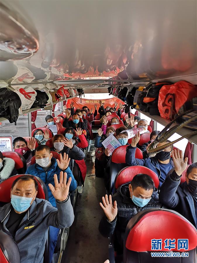 （做好六穩(wěn)工作 應對復雜局面&middot;圖文互動）（1）四川：&ldquo;點對點、一站式&rdquo;送農(nóng)民工安全返崗