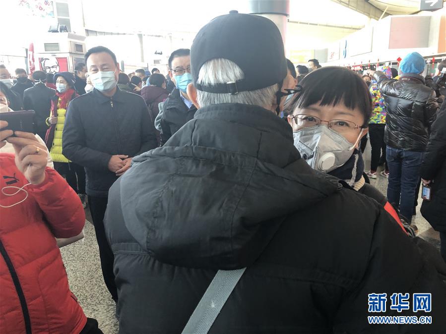 （熱點(diǎn)鮮報(bào)&middot;圖文互動(dòng)）（1）三代人的約定：父母送我援湖北，我給孩子樹(shù)榜樣