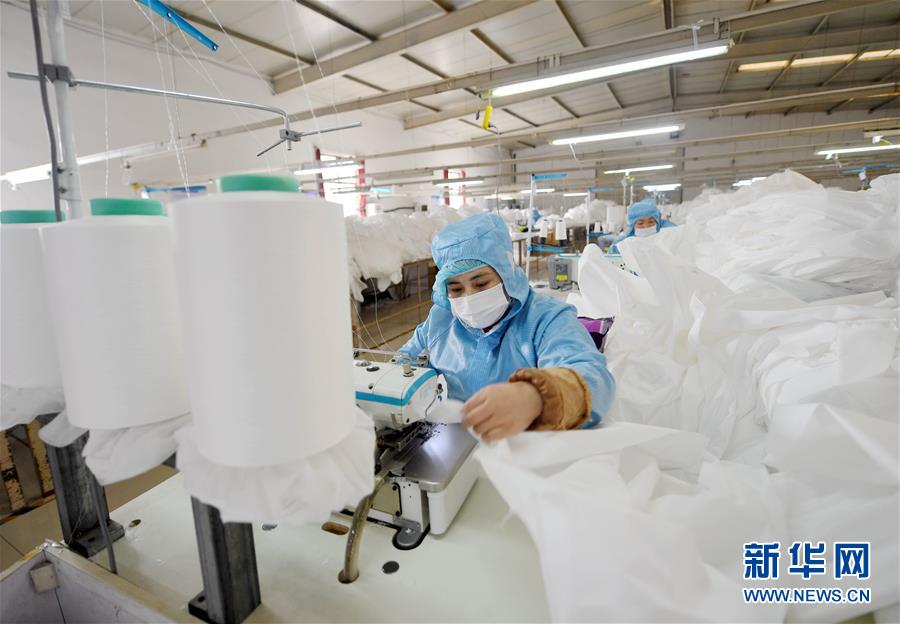 （聚焦疫情防控&middot;圖文互動）（6）我們能多產(chǎn)一件，前方就少一份風(fēng)險&mdash;&mdash;醫(yī)用防護服&ldquo;河北制造&rdquo;緊急&ldquo;起飛&rdquo;記