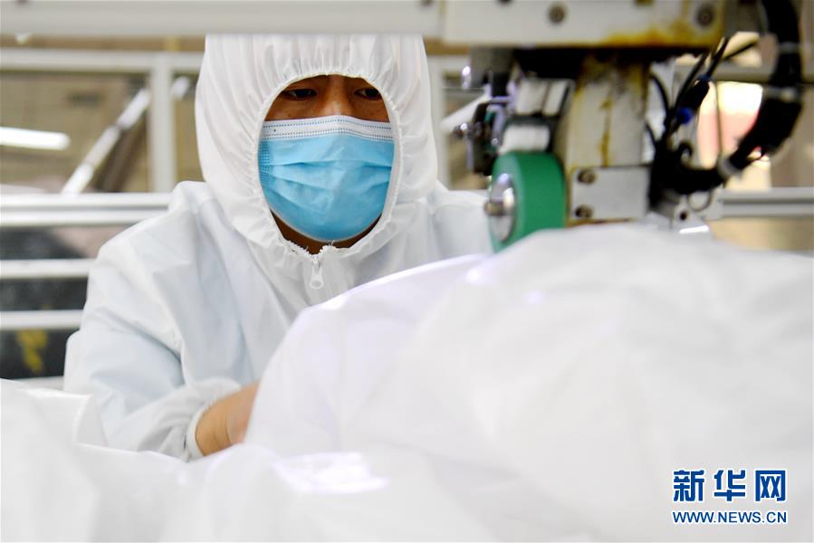 （聚焦疫情防控&middot;圖文互動）（7）我們能多產(chǎn)一件，前方就少一份風(fēng)險&mdash;&mdash;醫(yī)用防護服&ldquo;河北制造&rdquo;緊急&ldquo;起飛&rdquo;記