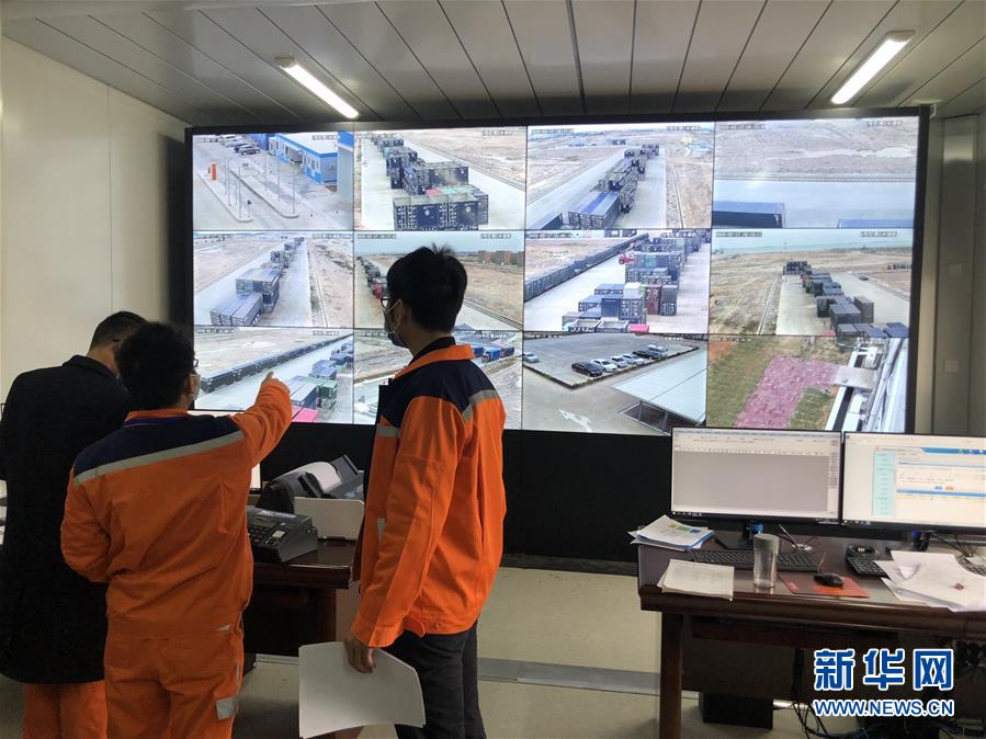 （圖文互動）（2）抓好防疫保暢，還管司機吃飯&mdash;&mdash;廣西欽州保稅港區(qū)服務(wù)企業(yè)復(fù)工見聞