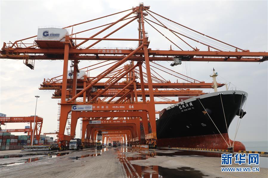 （圖文互動）（3）抓好防疫保暢，還管司機吃飯&mdash;&mdash;廣西欽州保稅港區(qū)服務(wù)企業(yè)復(fù)工見聞