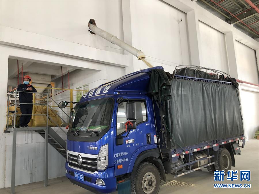 （圖文互動）（5）抓好防疫保暢，還管司機吃飯&mdash;&mdash;廣西欽州保稅港區(qū)服務(wù)企業(yè)復(fù)工見聞