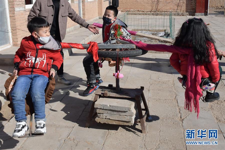 （圖文互動(dòng)）&ldquo;宅&rdquo;出新境界！內(nèi)蒙古一農(nóng)民在家里造出游樂(lè)場(chǎng)