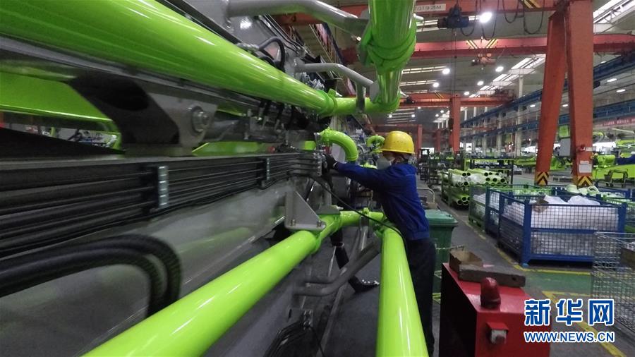 （圖文互動(dòng)）（1）吃粉擼串，商圈&ldquo;打卡&rdquo;，動(dòng)車出廠&mdash;&mdash;湖南&ldquo;標(biāo)簽&rdquo;復(fù)蘇記