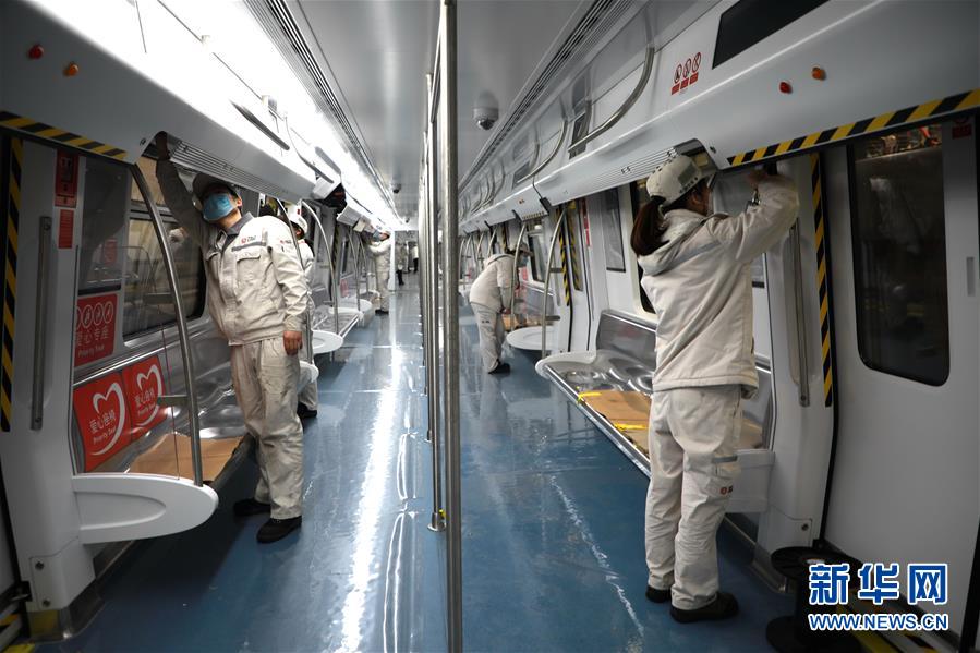 （圖文互動(dòng)）（3）吃粉擼串，商圈&ldquo;打卡&rdquo;，動(dòng)車出廠&mdash;&mdash;湖南&ldquo;標(biāo)簽&rdquo;復(fù)蘇記