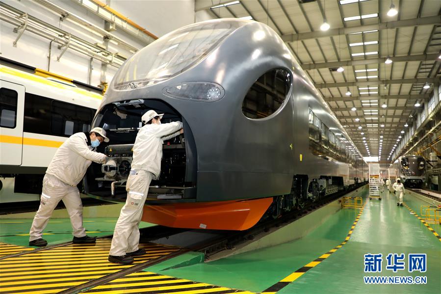 （圖文互動(dòng)）（6）吃粉擼串，商圈&ldquo;打卡&rdquo;，動(dòng)車出廠&mdash;&mdash;湖南&ldquo;標(biāo)簽&rdquo;復(fù)蘇記