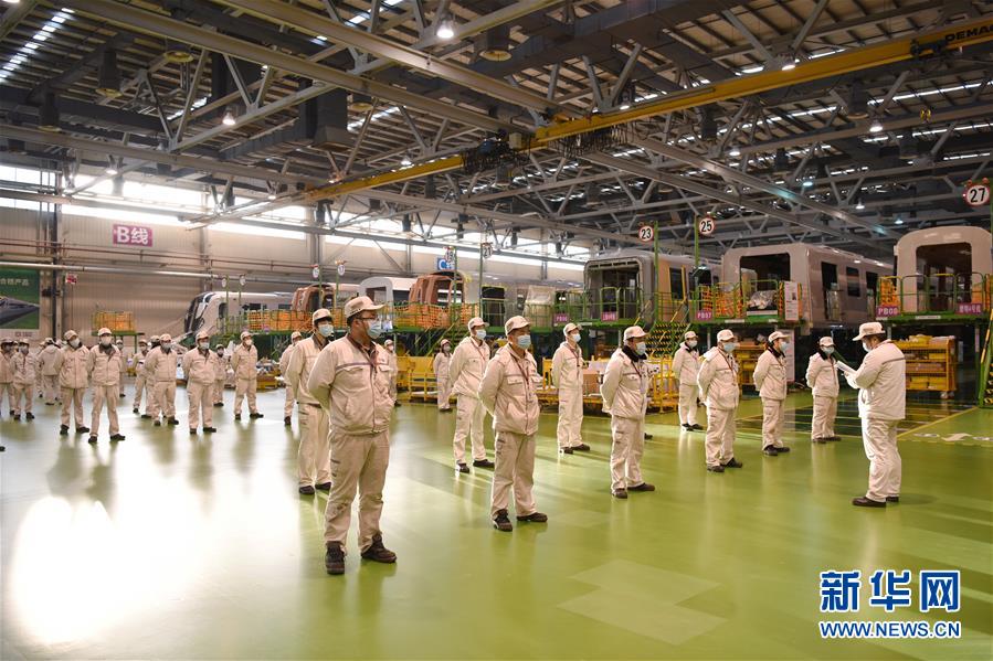 （圖文互動(dòng)）（7）吃粉擼串，商圈&ldquo;打卡&rdquo;，動(dòng)車出廠&mdash;&mdash;湖南&ldquo;標(biāo)簽&rdquo;復(fù)蘇記