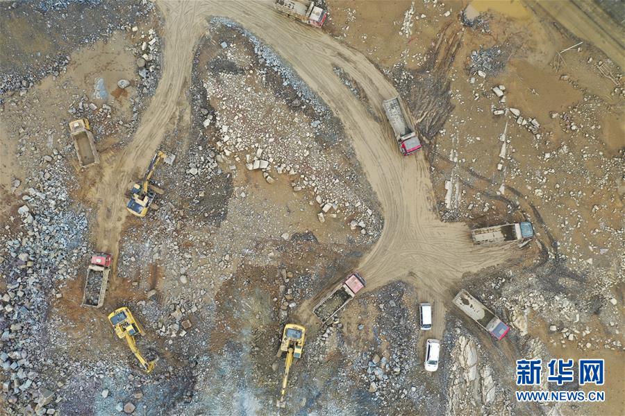 （抓好經(jīng)濟(jì)發(fā)展 應(yīng)對復(fù)雜局面&middot;圖文互動）（4）把疫情造成的損失降到最小&mdash;&mdash;廣西生產(chǎn)一線見聞