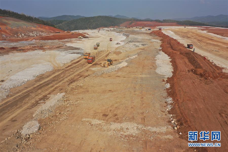 (圖文互動)(1)防疫復(fù)工齊抓 力促早日通航——湖南郴州北湖機(jī)場建設(shè)復(fù)工側(cè)記