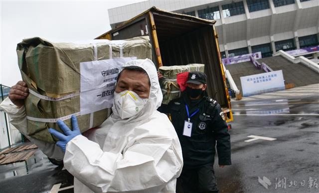 2082849_(新媒體組圖附視頻)應(yīng)急車隊(duì)司_8.jpg 2082849_(新媒體組圖附視頻)應(yīng)急車隊(duì)司_8.jpg