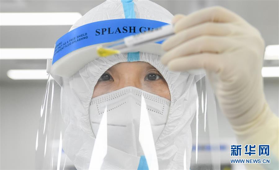 (聚焦疫情防控)(3)女子“偵察兵”:決戰(zhàn)雷神山