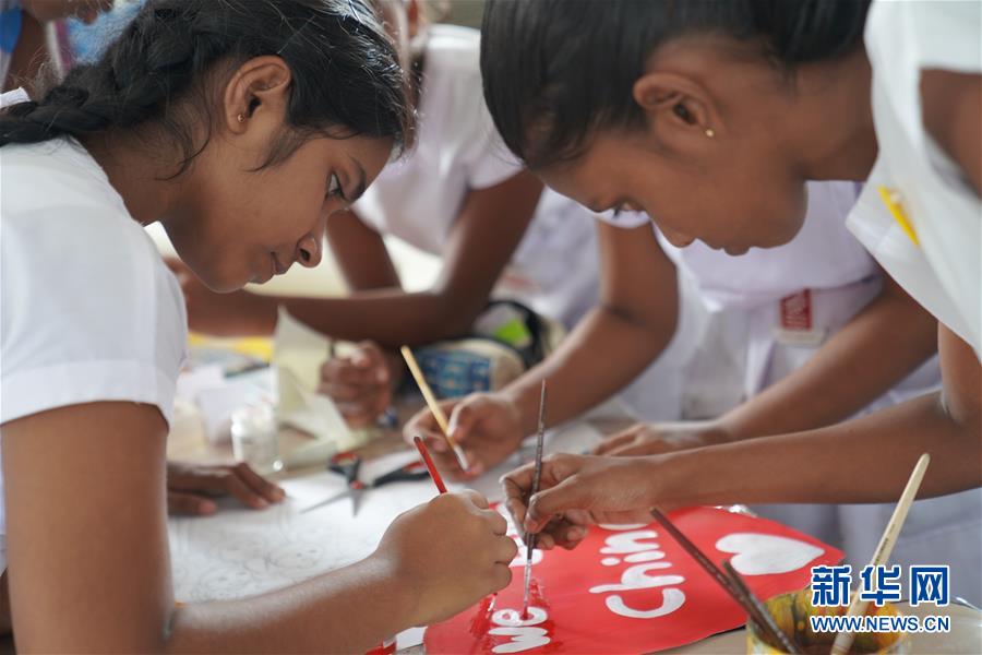 （國際&middot;圖文互動）（4）通訊：&ldquo;愛心是我們抗擊疾病最強的力量&rdquo;&mdash;&mdash;記斯里蘭卡德薇女子學(xué)校師生收到彭麗媛復(fù)信