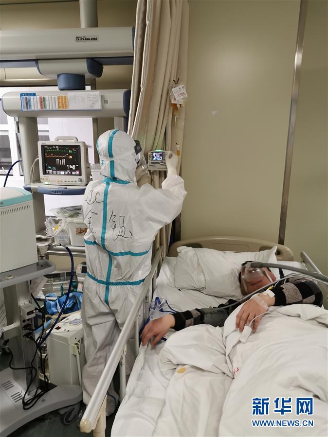 （一線抗疫群英譜&middot;圖文互動）（4）生命之光，溫暖&ldquo;無面之交&rdquo;&mdash;&mdash;記抗疫一線重癥監(jiān)護室90后護士金鈺 