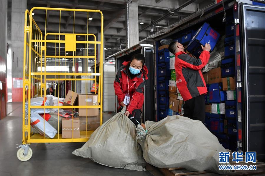 (新華全媒頭條·圖文互動)(11)暢通復工復產(chǎn)“生命線”——全國恢復正常交通運輸秩序