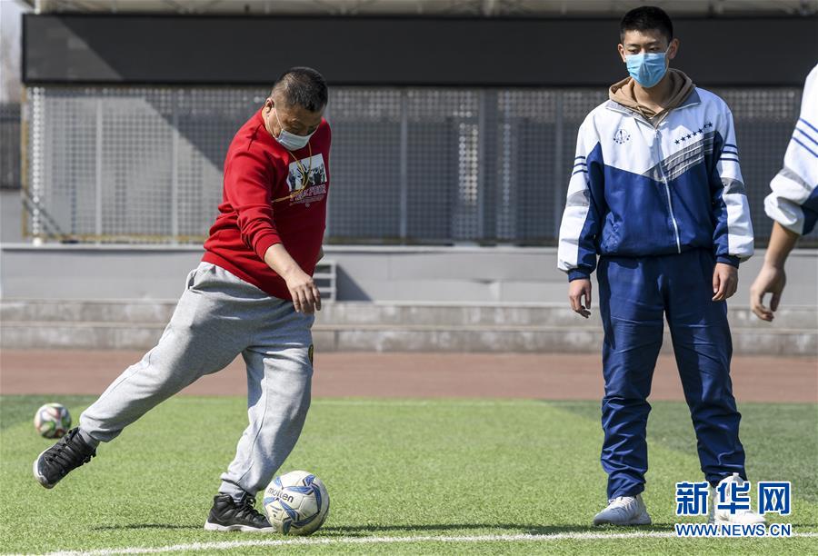 （圖文互動(dòng)）（4）&ldquo;早&rdquo;安同學(xué)，&ldquo;早&rdquo;安老師！&mdash;&mdash;新疆初高中畢業(yè)班復(fù)課一周回訪見聞