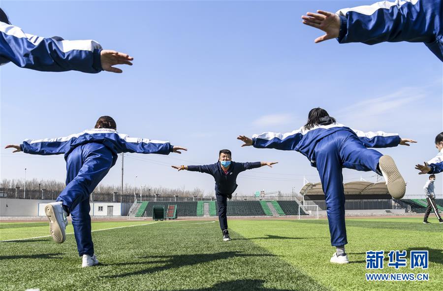 （圖文互動(dòng)）（8）&ldquo;早&rdquo;安同學(xué)，&ldquo;早&rdquo;安老師！&mdash;&mdash;新疆初高中畢業(yè)班復(fù)課一周回訪見聞