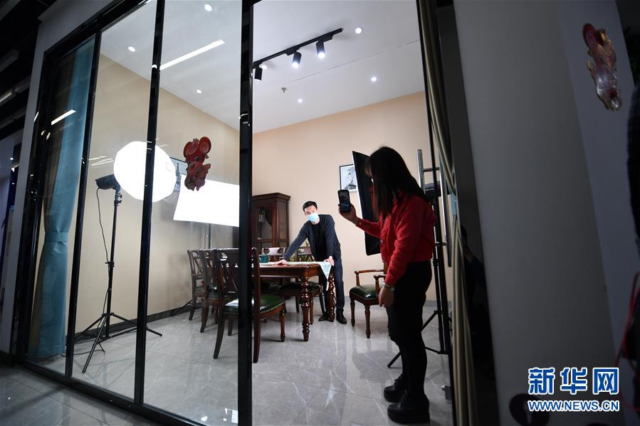 （聚焦復(fù)工復(fù)產(chǎn)&middot;圖文互動(dòng)）（7）記者手記：戰(zhàn)&ldquo;疫&rdquo;中增長，這些企業(yè)做對(duì)了什么？