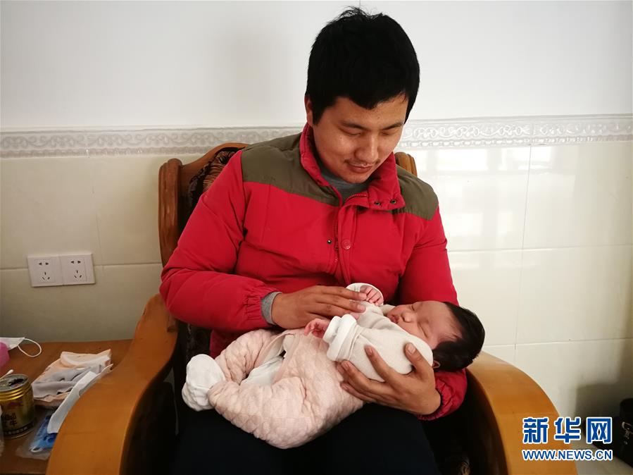 （一線抗疫群英譜&middot;圖文互動）（7）羅文浩：&ldquo;女兒，你的名字里有溫暖，有榮光！&rdquo;