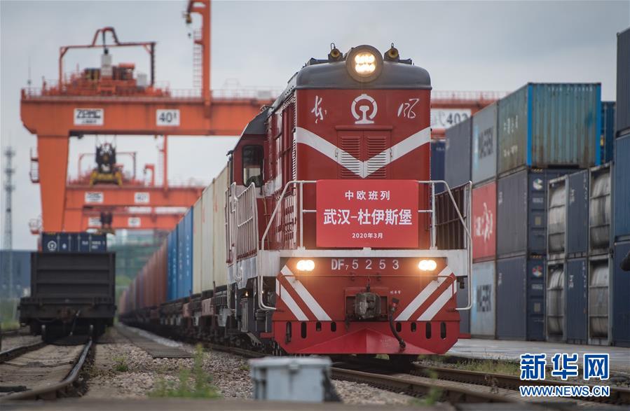 （新華全媒頭條&middot;習(xí)近平致敬的戰(zhàn)&ldquo;疫&rdquo;英雄&middot;武漢人民篇&middot;圖文互動(dòng)）（14）壯哉，大武漢&mdash;&mdash;獻(xiàn)給英雄的武漢人民